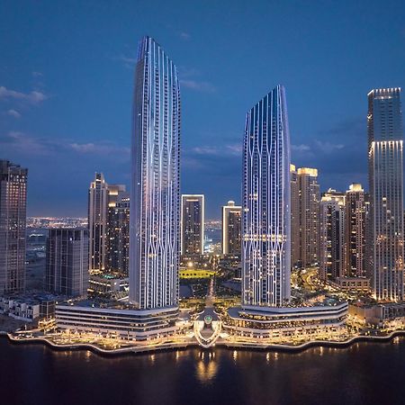 ホテル Address Creek Harbour ドバイ エクステリア 写真 The complex at night