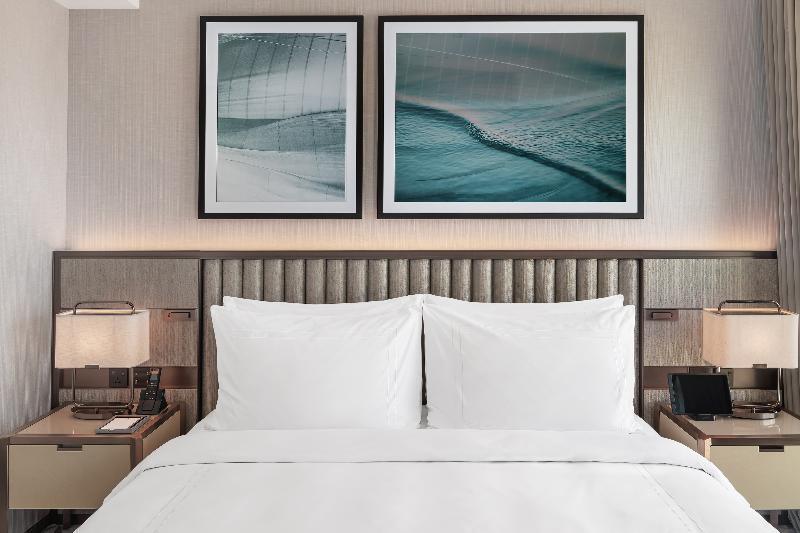 ホテル Address Creek Harbour ドバイ エクステリア 写真 Artwork by Mark Rothko