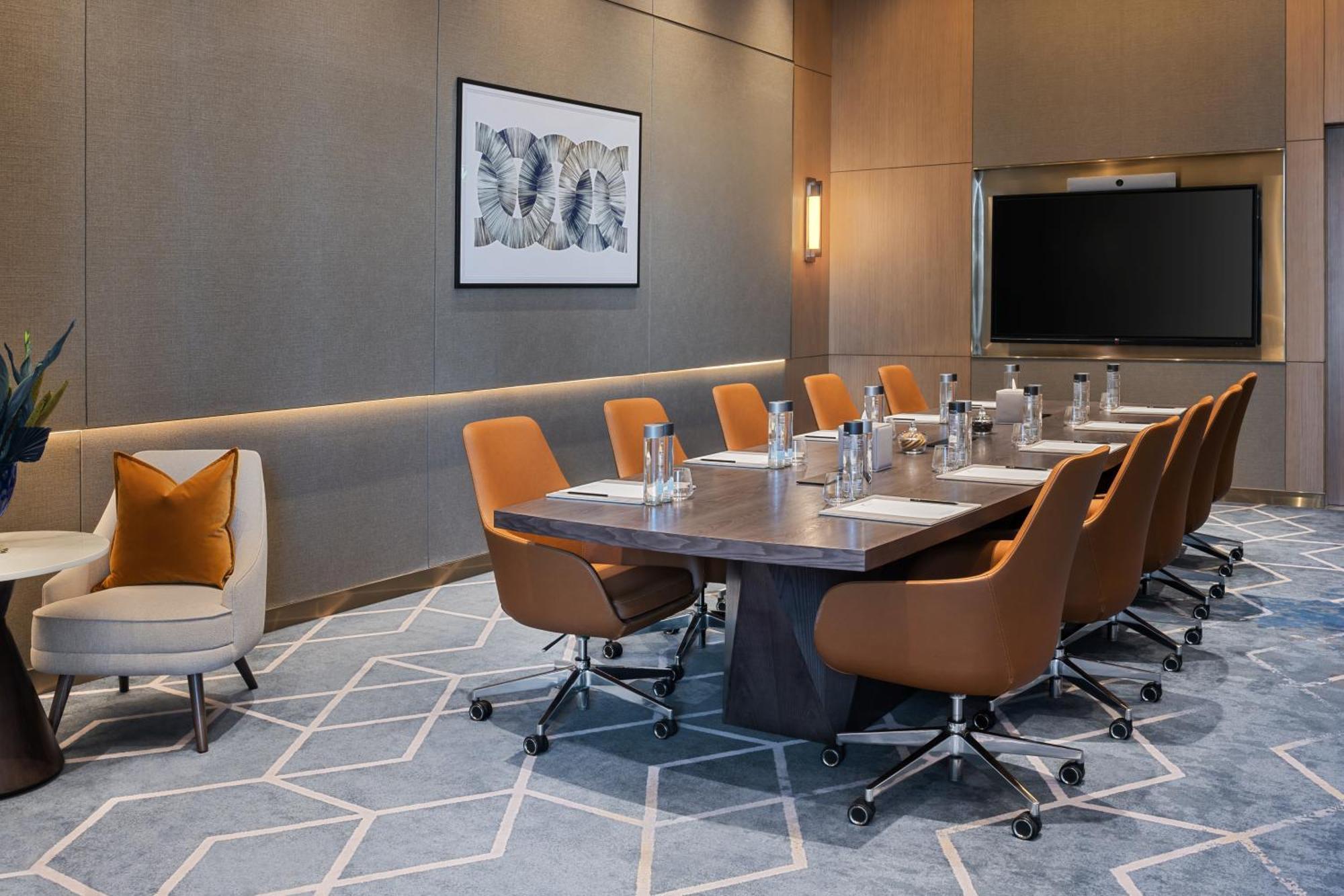 ホテル Address Creek Harbour ドバイ エクステリア 写真 Meeting room at the Conrad London St. George Wharf